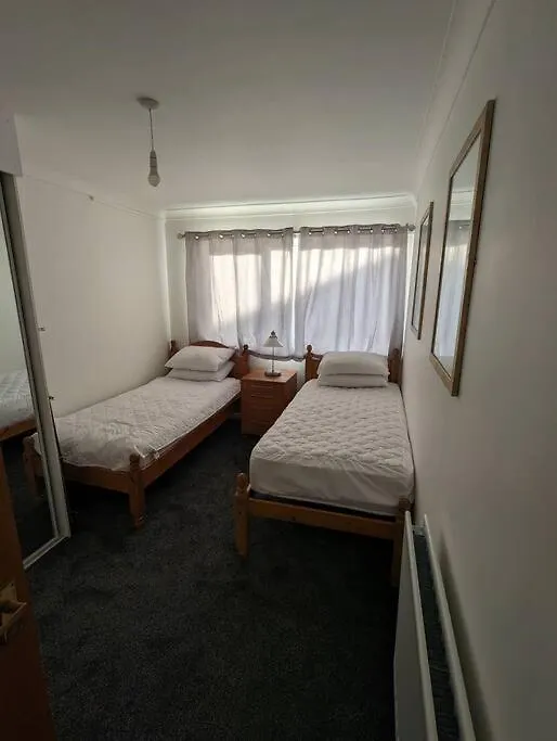 3 Bedroom Apartment With Golf Course View Newcastle upon Tyne