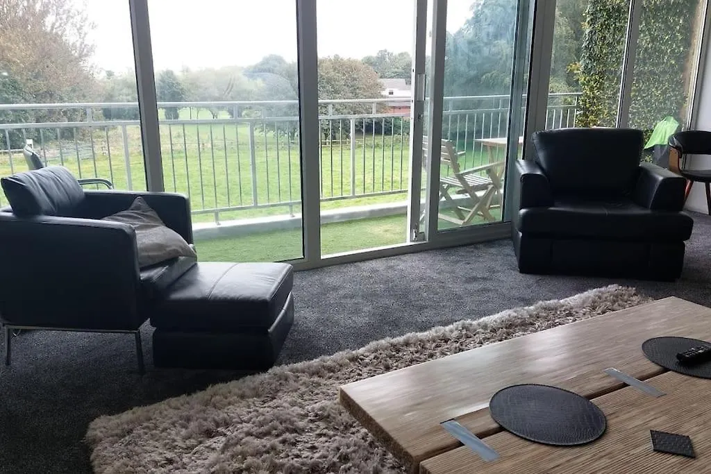 3 Bedroom Apartment With Golf Course View Newcastle upon Tyne