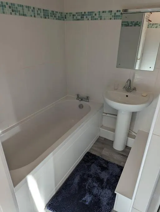3 Bedroom Apartment With Golf Course View Newcastle upon Tyne