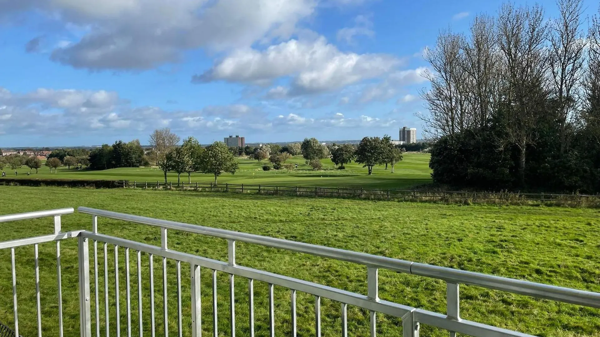 3 Bedroom Apartment With Golf Course View Newcastle upon Tyne