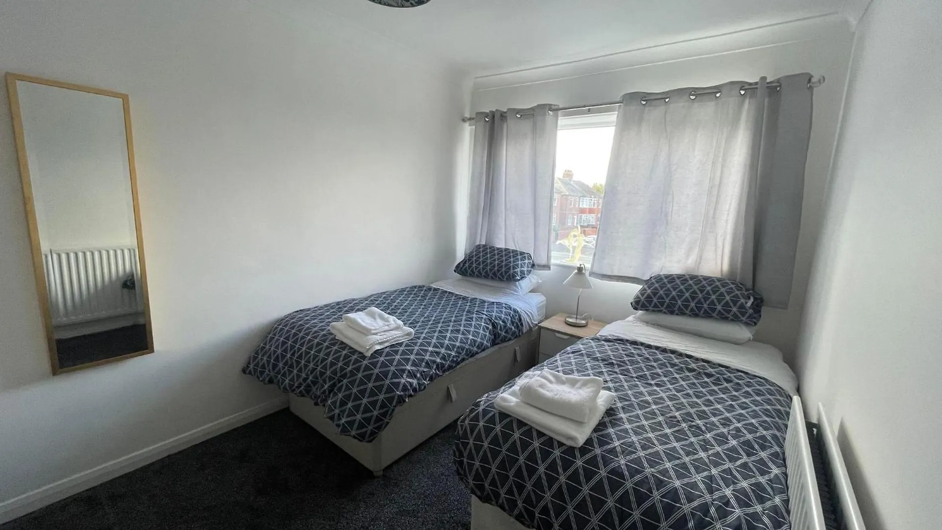 3 Bedroom Apartment With Golf Course View Newcastle upon Tyne Storbritannien
