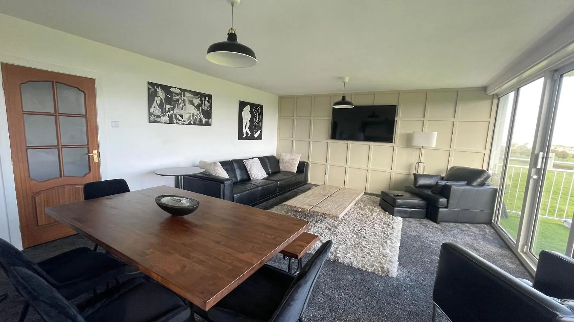 3 Bedroom Apartment With Golf Course View Newcastle upon Tyne